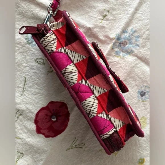 Geometric Patterned Women's Wristlet - Picture 7 of 16